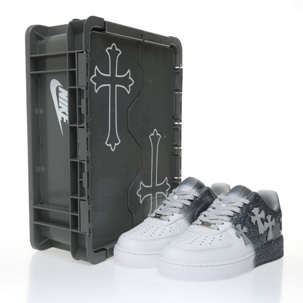 Nike Air Force 1 x Crown Heart